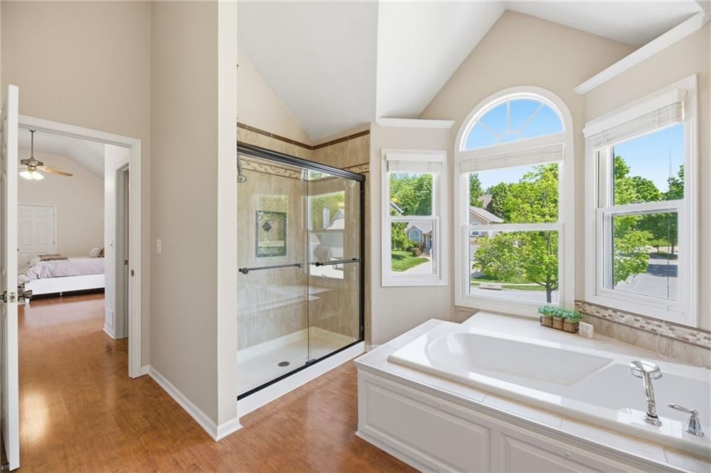 7638 N Pomona Avenue — photo 28