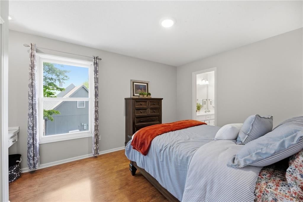 7638 N Pomona Avenue — photo 30