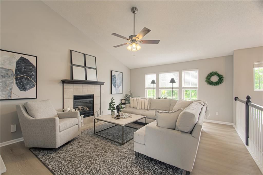 20920 W 125TH Terrace — photo 3