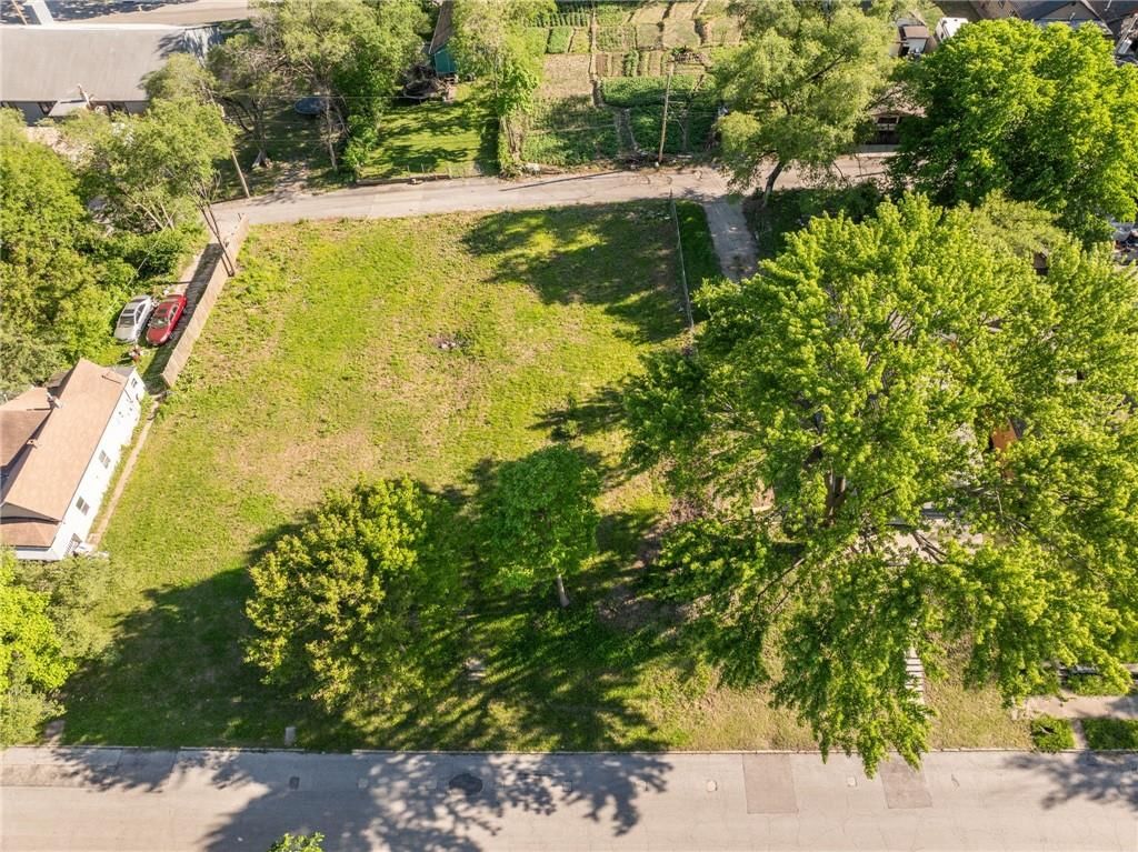 1217 Armstrong Avenue — photo 3