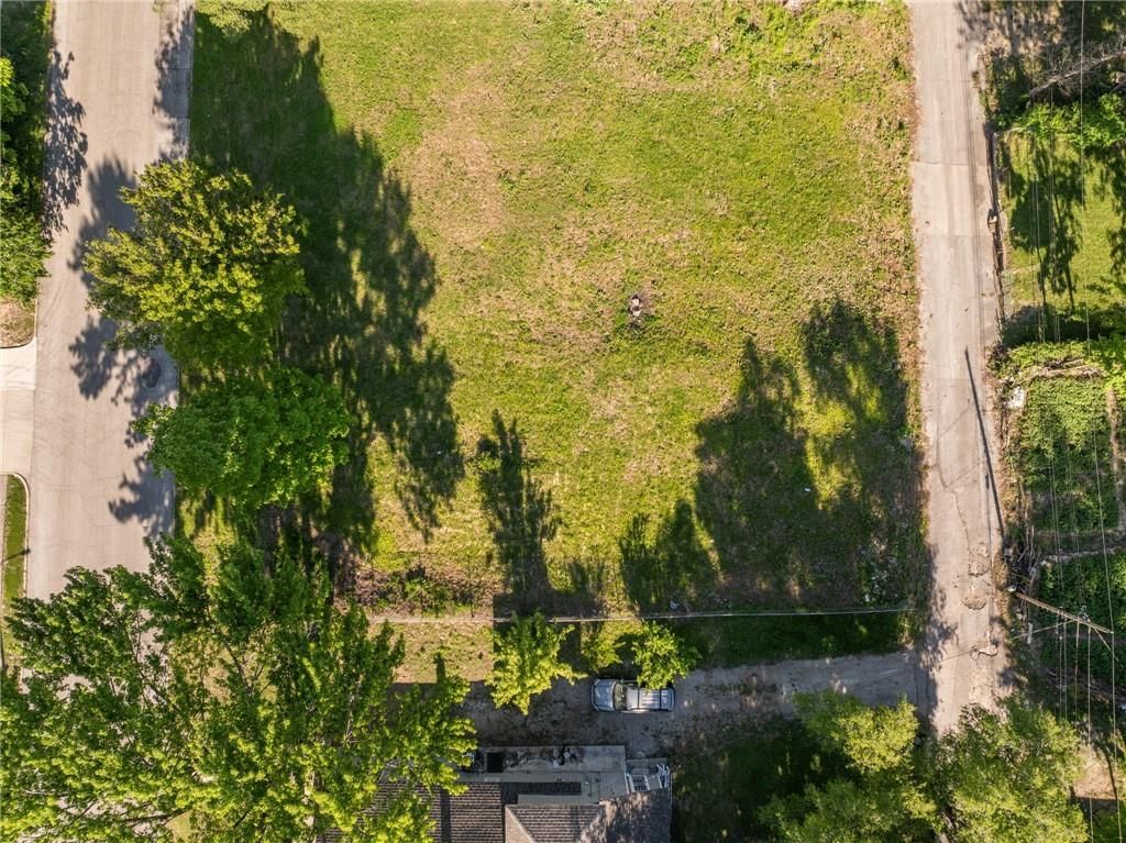 1217 Armstrong Avenue — photo 4