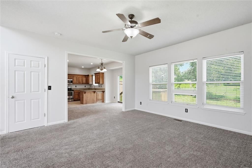 11448 Parkview Avenue — photo 10