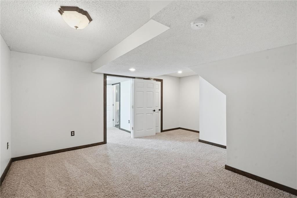 11448 Parkview Avenue — photo 22