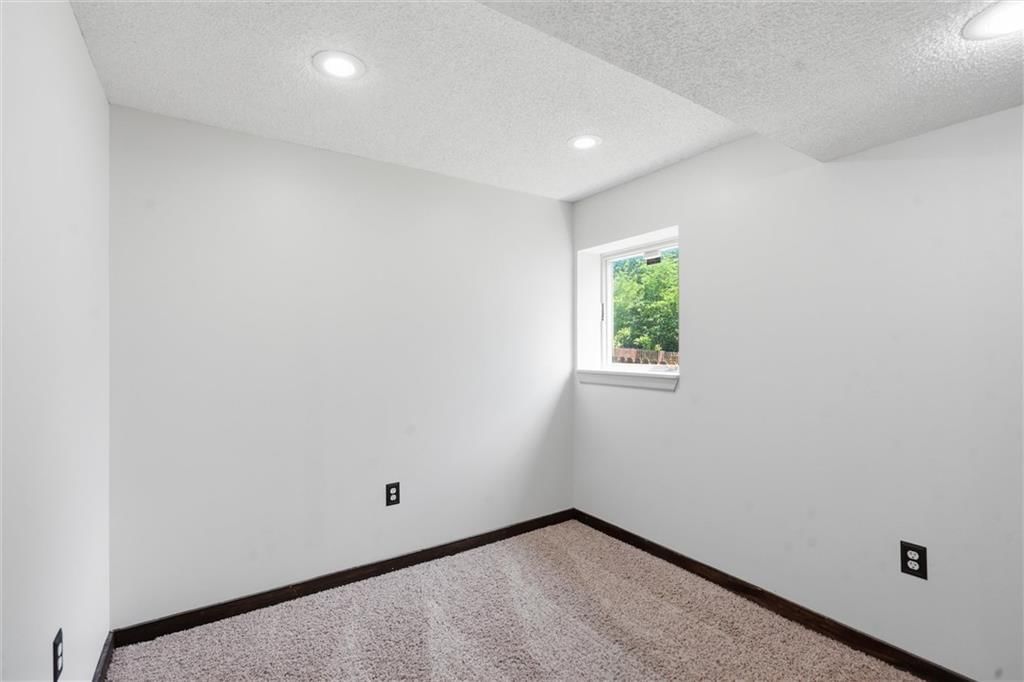 11448 Parkview Avenue — photo 24