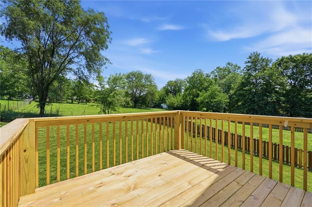 11448 Parkview Avenue — photo 27