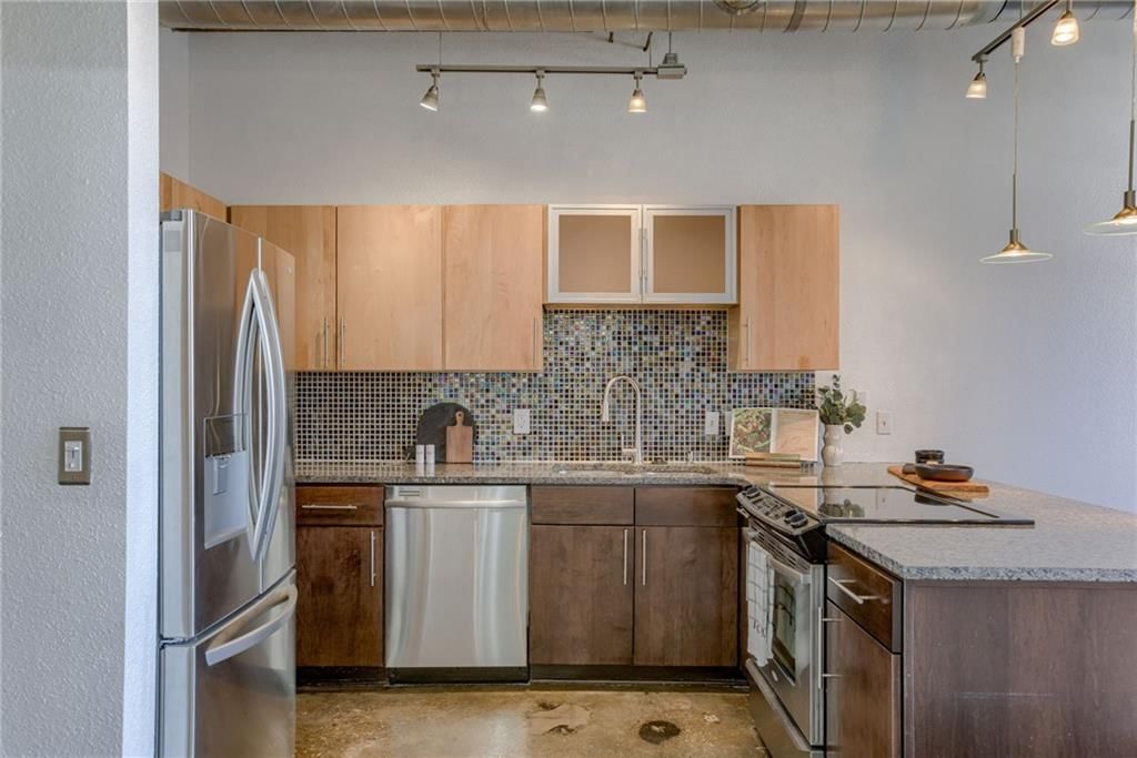 321 W 7th Street — photo 7