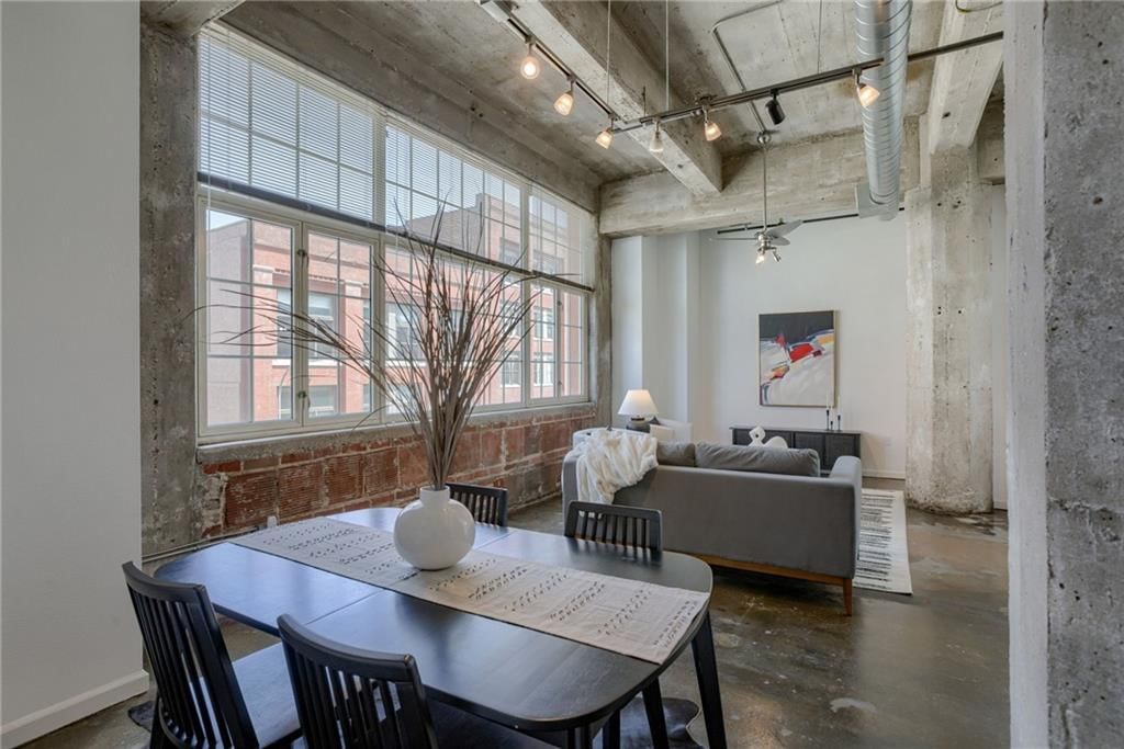 321 W 7th Street — photo 10