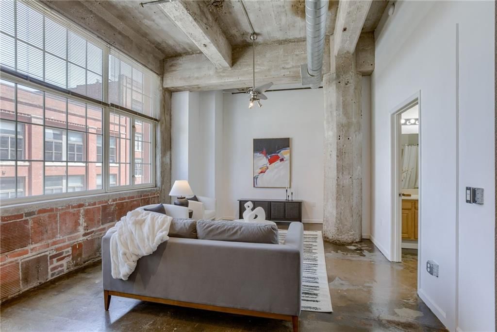 321 W 7th Street — photo 11