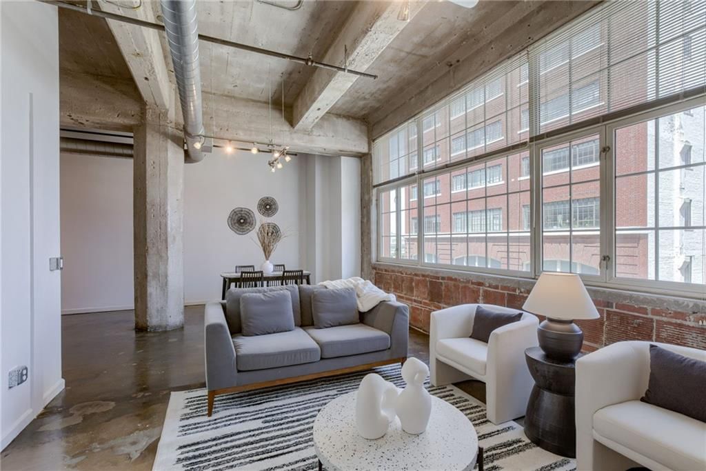 321 W 7th Street — photo 12