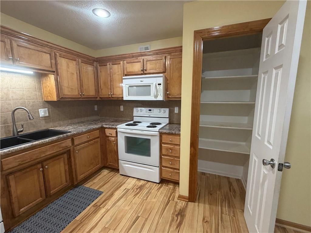 15621 Landauer Circle — photo 5