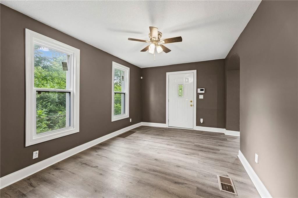 330 Garfield Avenue — photo 11