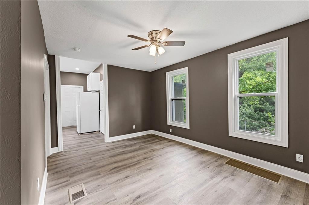 330 Garfield Avenue — photo 12