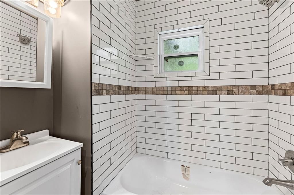 330 Garfield Avenue — photo 13