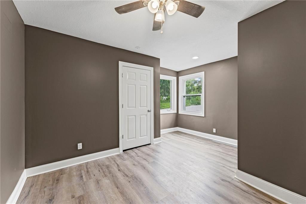 330 Garfield Avenue — photo 18