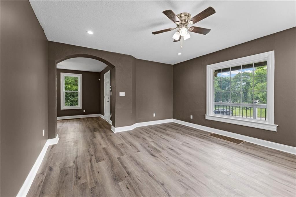 330 Garfield Avenue — photo 20