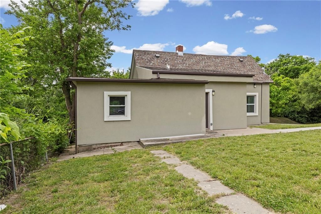 330 Garfield Avenue — photo 26