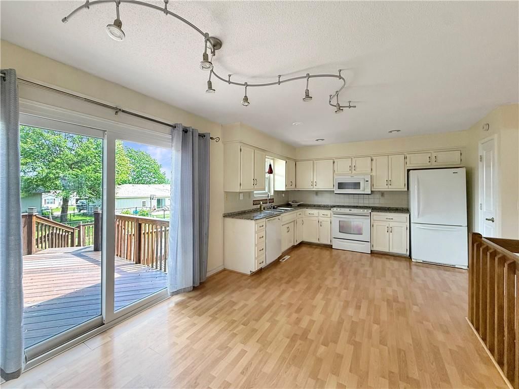 402 W 33rd Street — photo 11