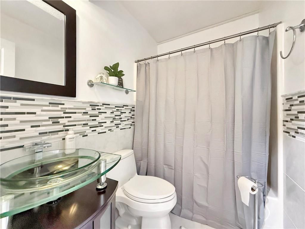 402 W 33rd Street — photo 12