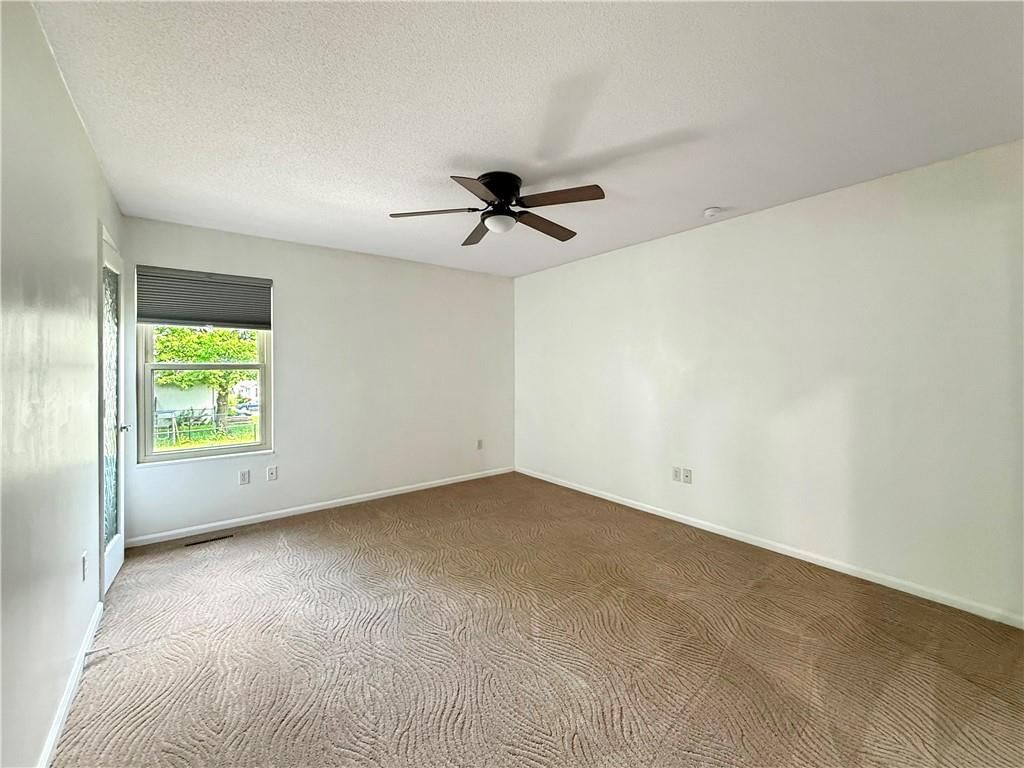 402 W 33rd Street — photo 13