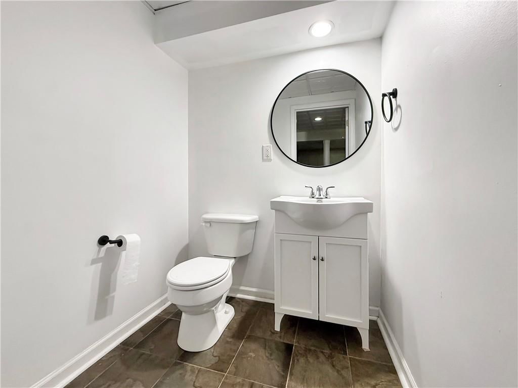 402 W 33rd Street — photo 21