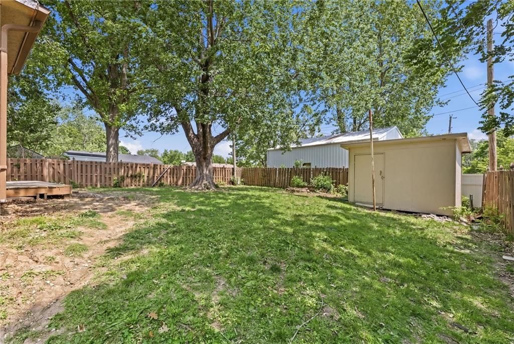 5905 N Denver Avenue — photo 40