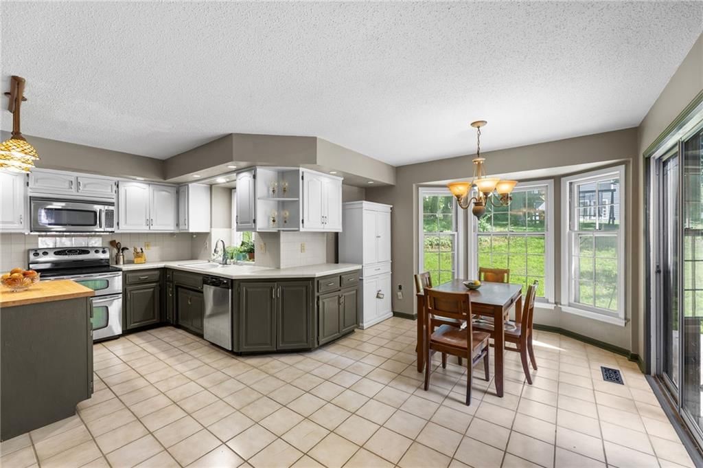 14350 W 81st Place — photo 11