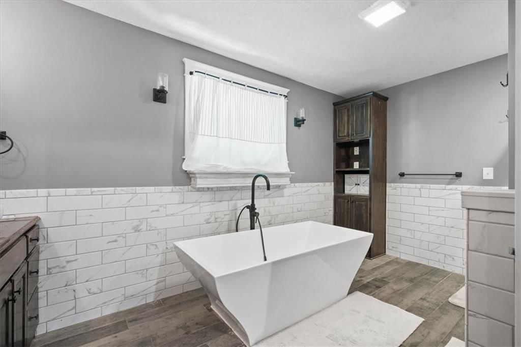 329 W 3rd Street — photo 20