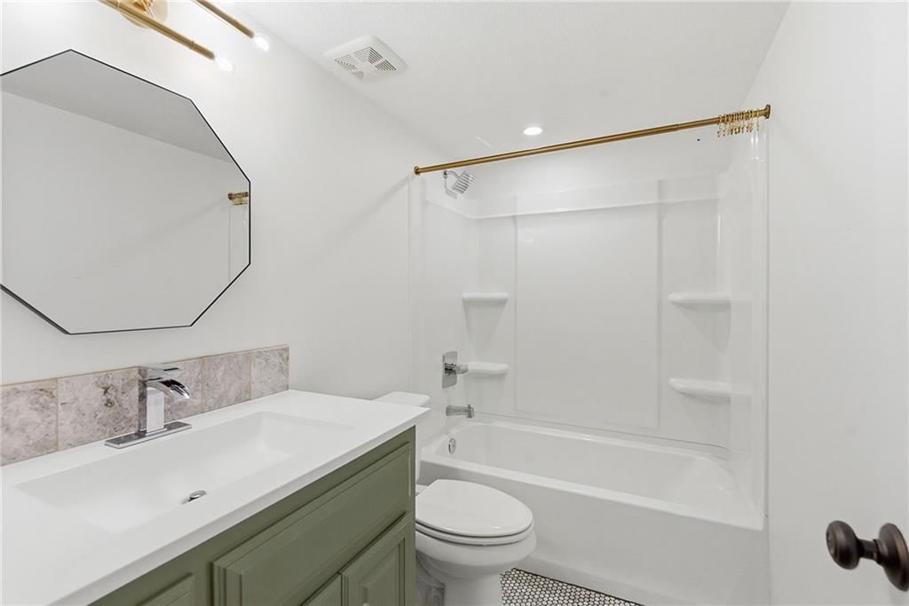 9915 MERCIER Street — photo 44