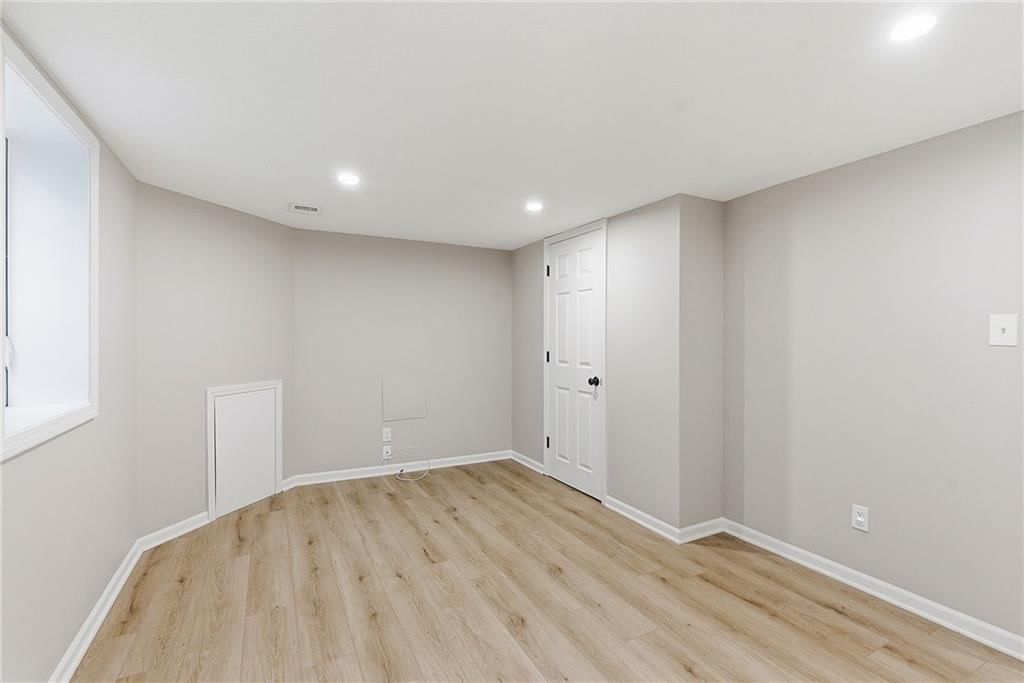 9915 MERCIER Street — photo 46