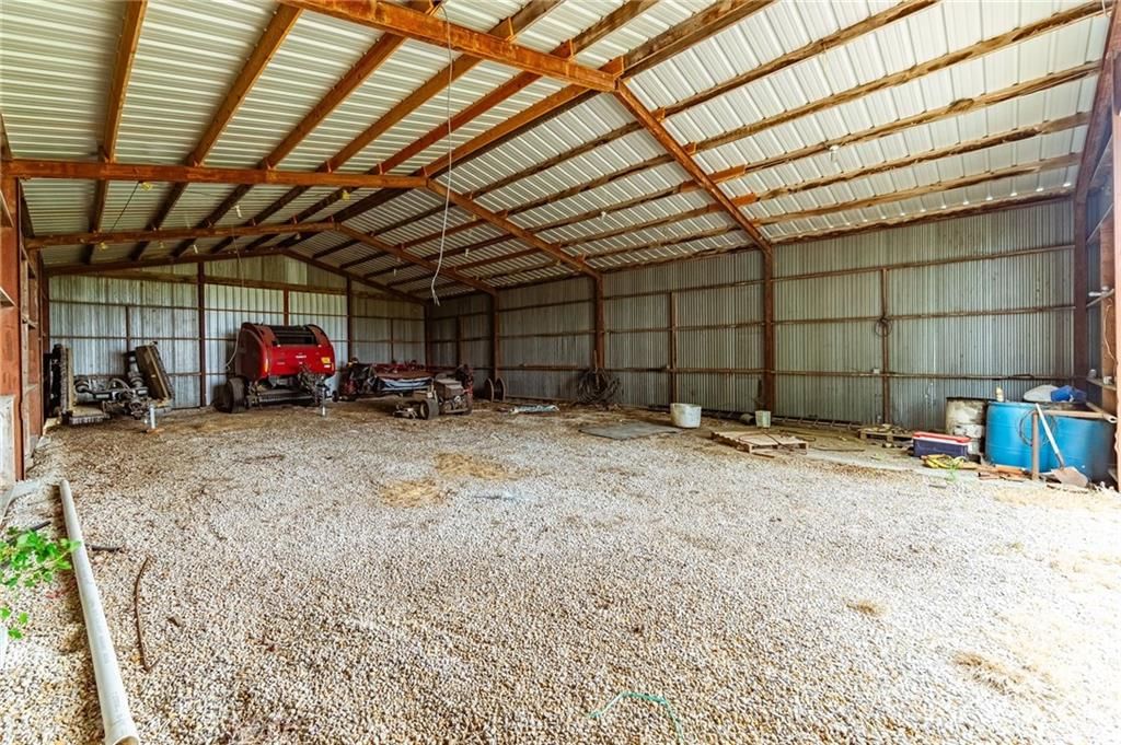 Photo 12 of 37 - 29040 Bethel Church Road, Paola, KS 66071