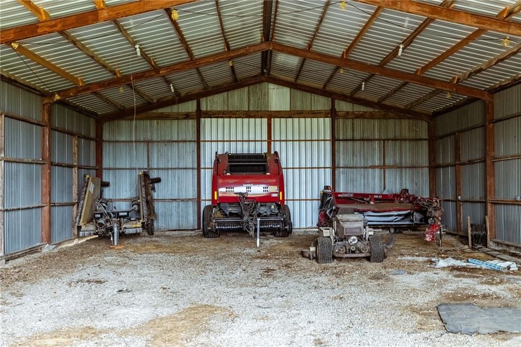 Photo 13 of 37 - 29040 Bethel Church Road, Paola, KS 66071
