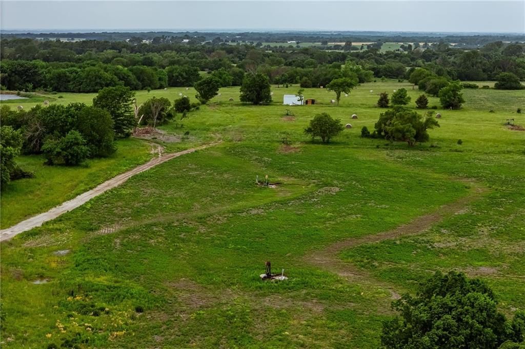 Photo 26 of 37 - 29040 Bethel Church Road, Paola, KS 66071