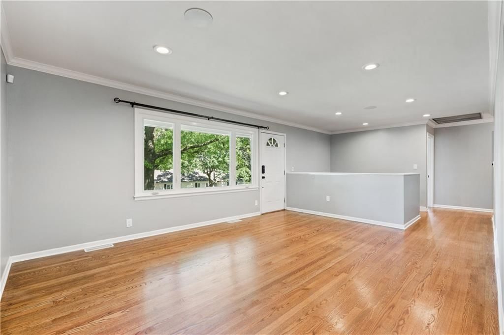 10000 Holly Street — photo 6