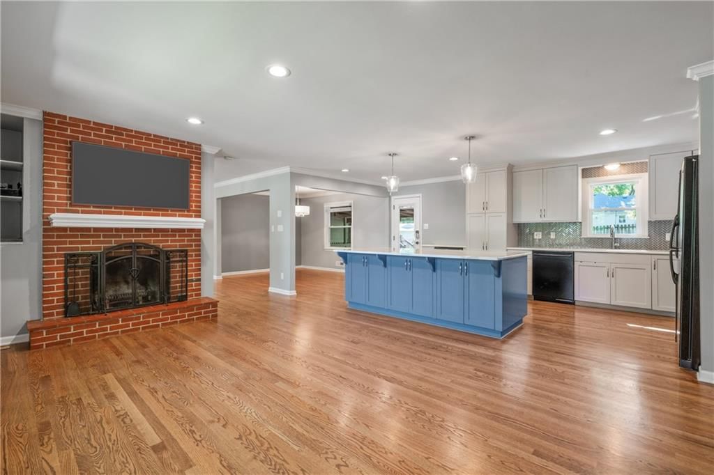 10000 Holly Street — photo 13