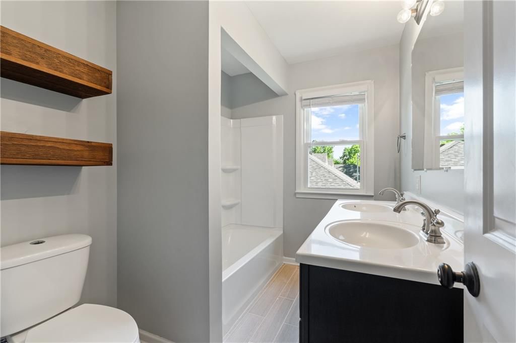 10000 Holly Street — photo 22