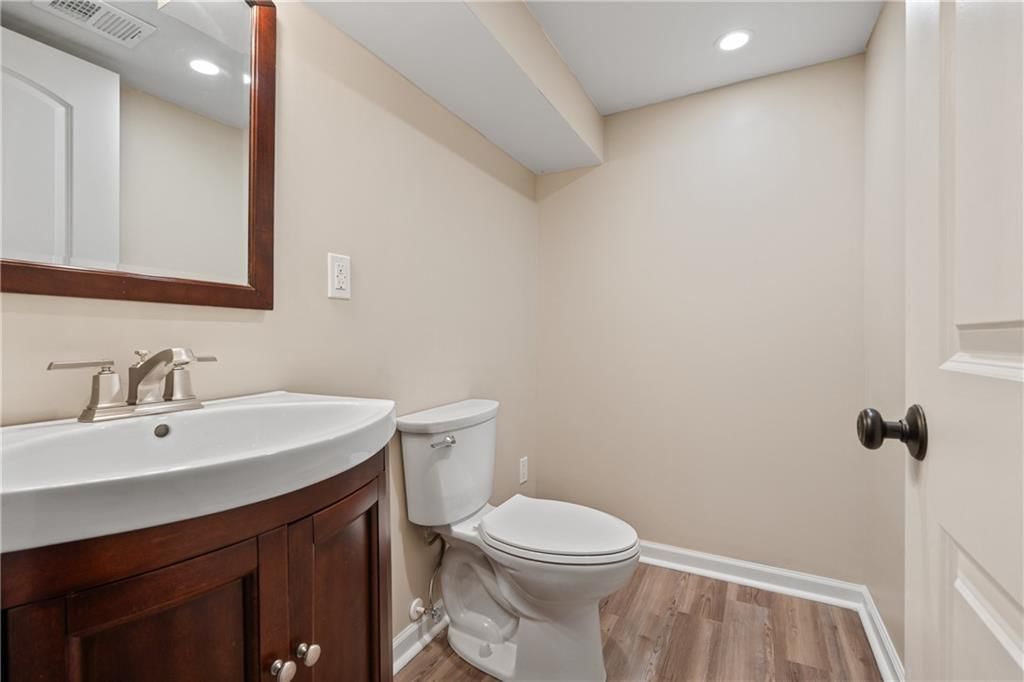 10000 Holly Street — photo 27