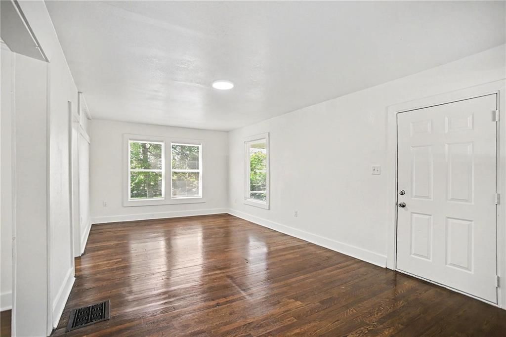 8401 Paseo Boulevard — photo 4