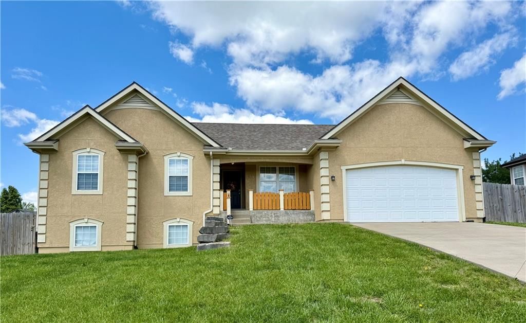 1322 S Greenwood Drive — photo 1