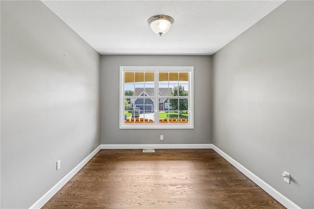 1322 S Greenwood Drive — photo 6
