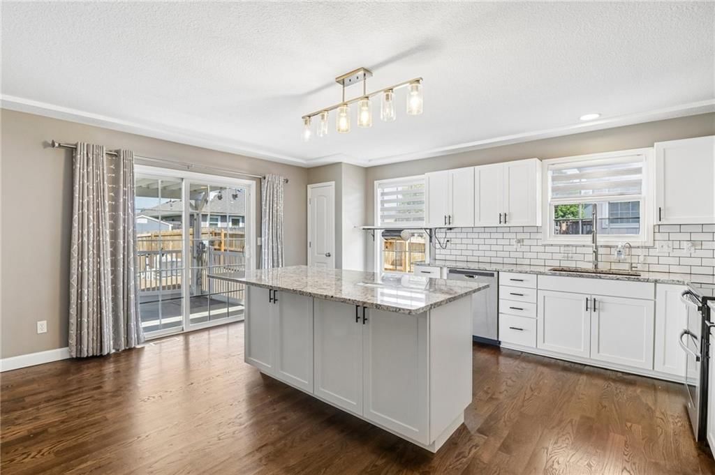 1322 S Greenwood Drive — photo 8