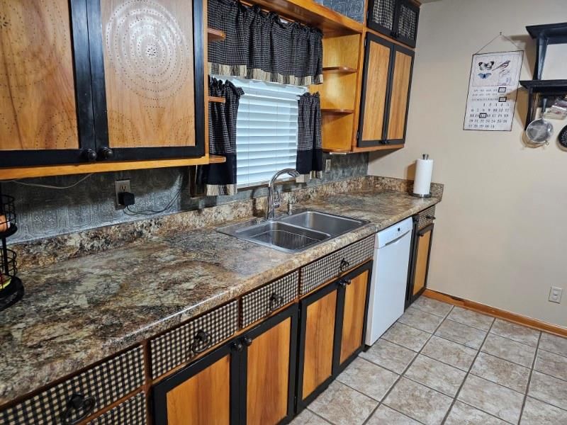 115 S Central Street — photo 11