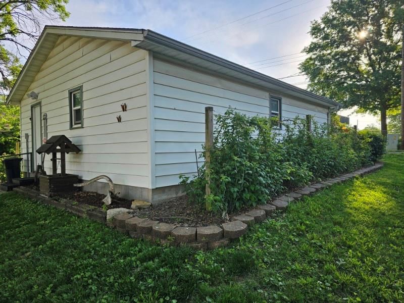 115 S Central Street — photo 14