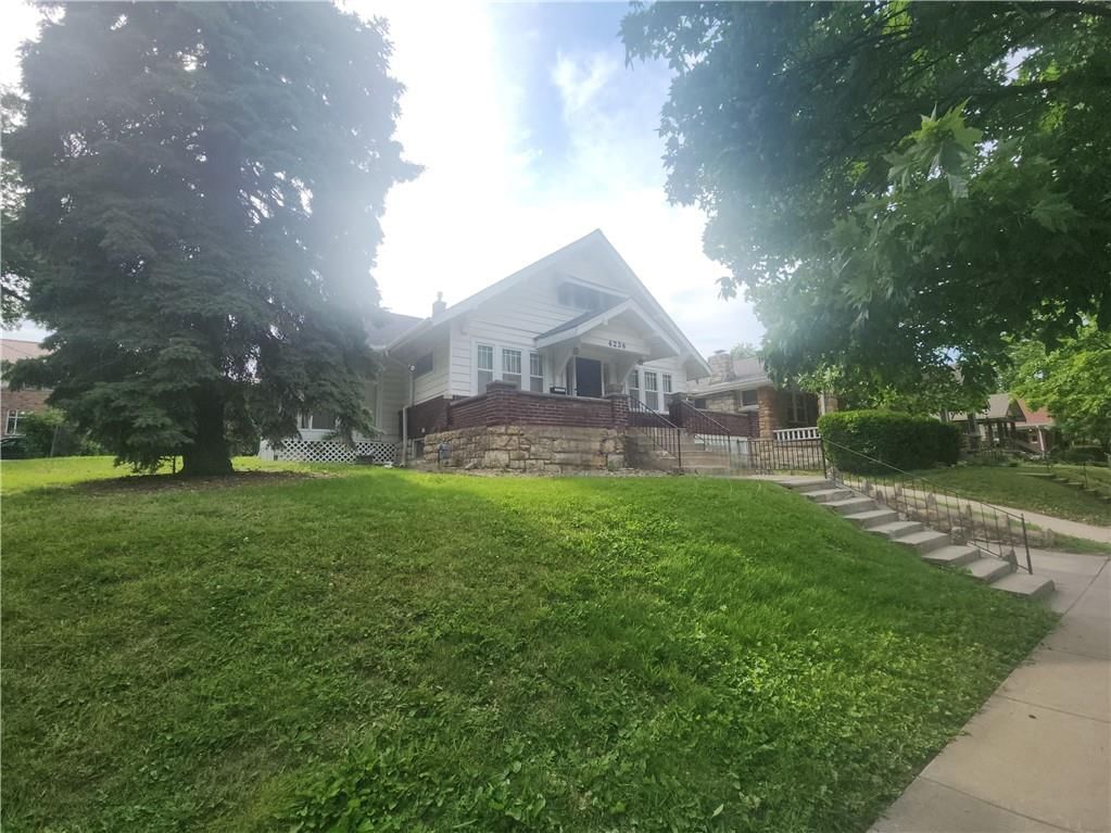 4236 Genessee Street — photo 3
