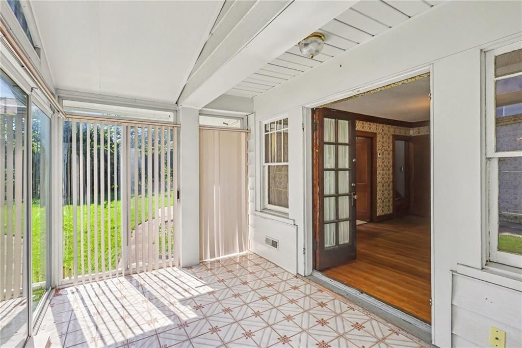 4236 Genessee Street — photo 15