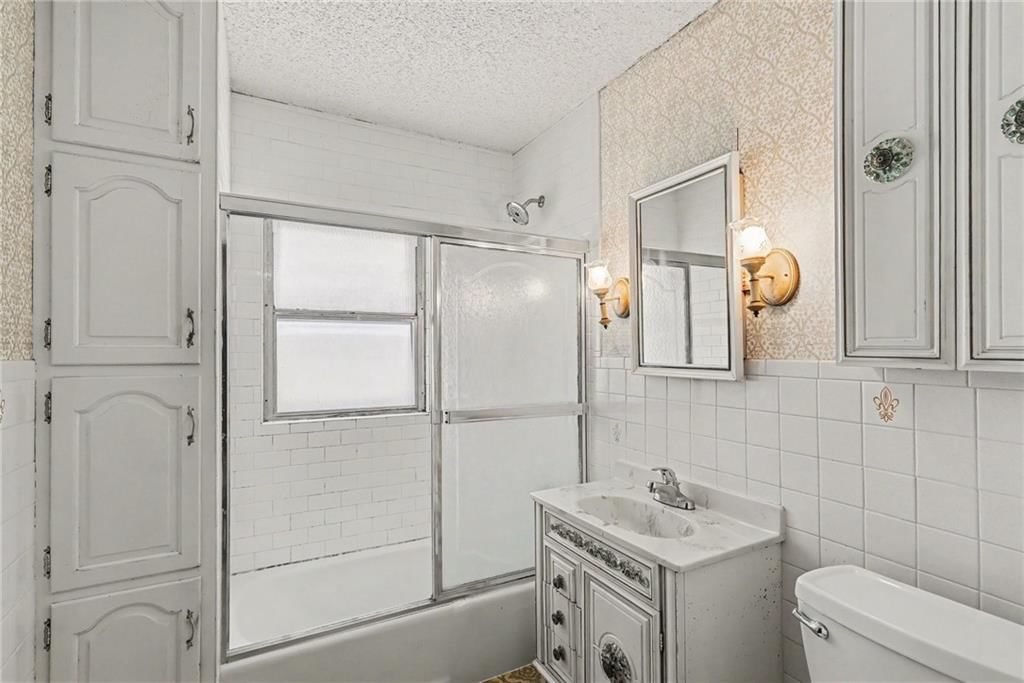 4236 Genessee Street — photo 23