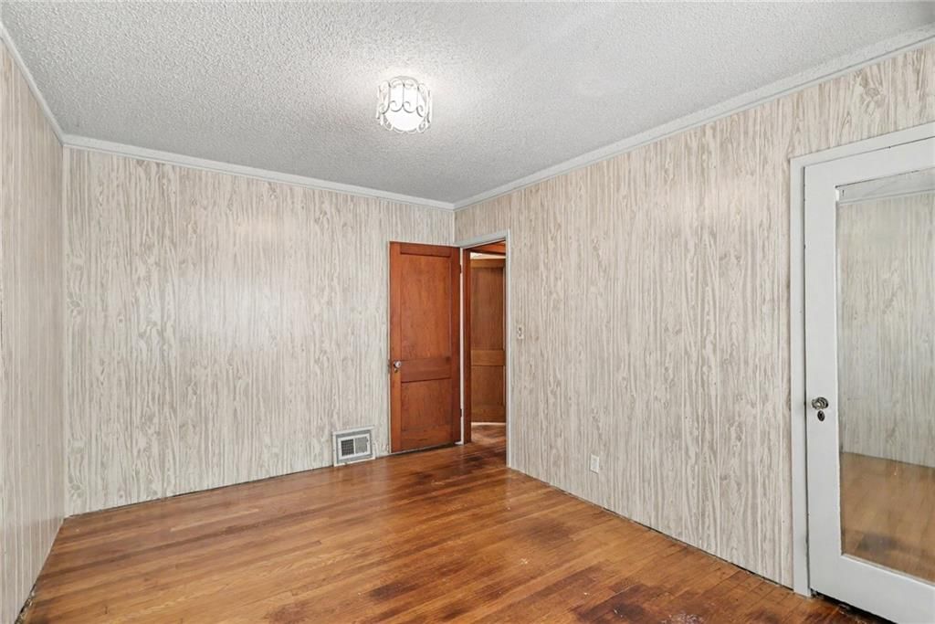 4236 Genessee Street — photo 25