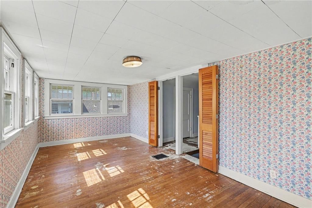 4236 Genessee Street — photo 27