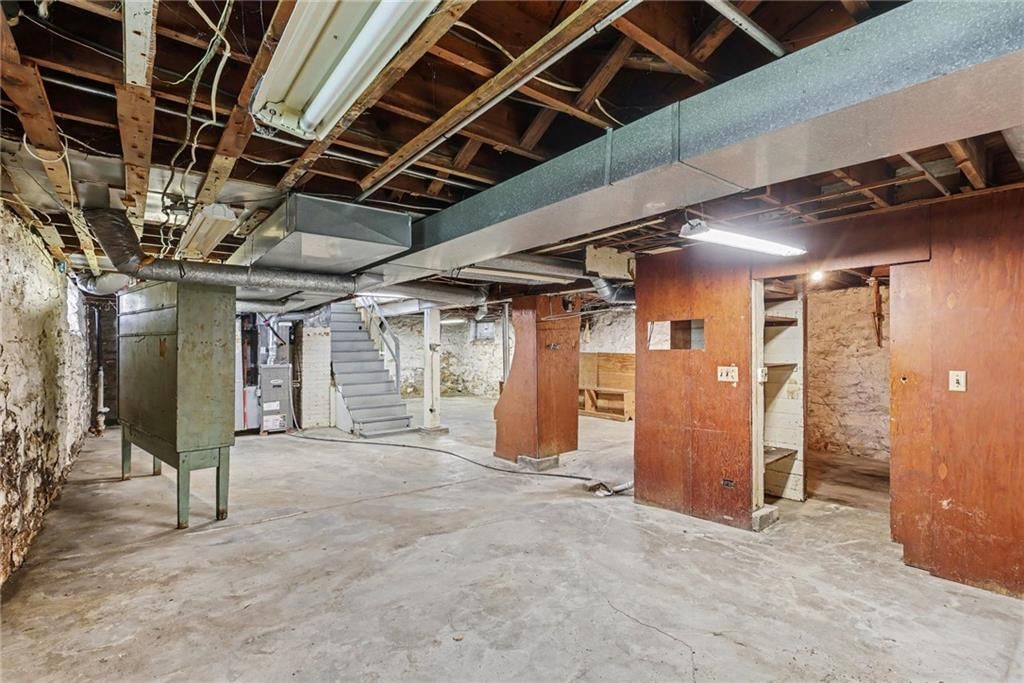4236 Genessee Street — photo 34