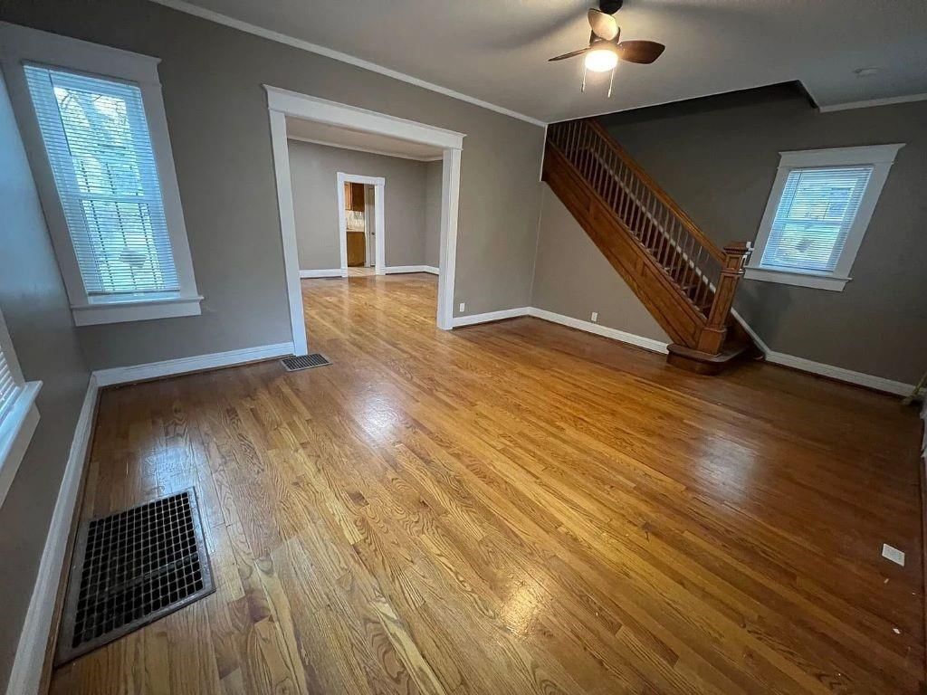3217 Thompson Avenue — photo 10