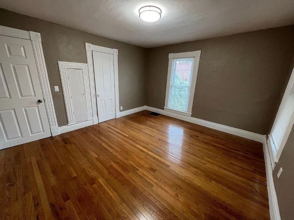3217 Thompson Avenue — photo 13
